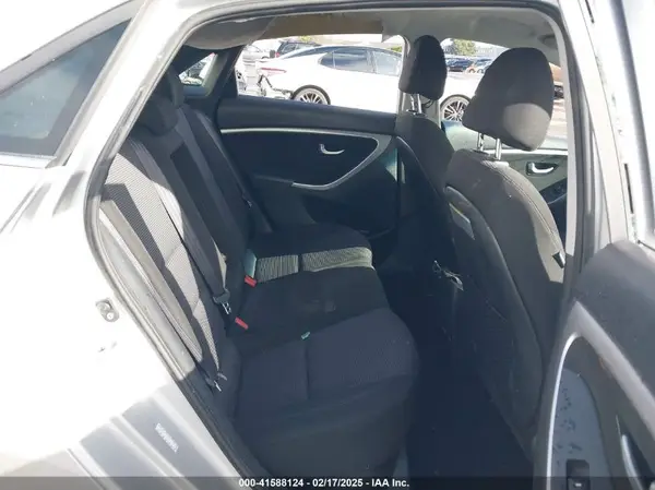 KMHD35LH2GU263483 2016 HYUNDAI ELANTRA - Image 8