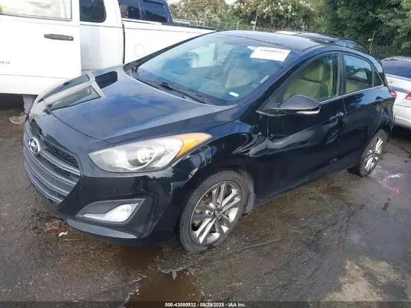 KMHD35LH2GU263693 2016 HYUNDAI ELANTRA - Image 2