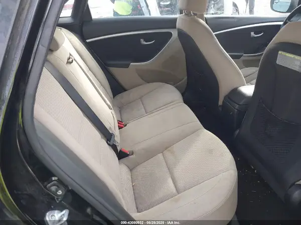 KMHD35LH2GU263693 2016 HYUNDAI ELANTRA - Image 8