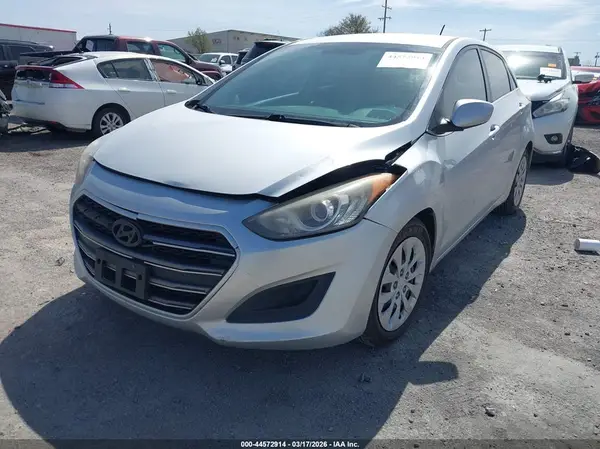 KMHD35LH2GU264567 2016 HYUNDAI ELANTRA - Image 2
