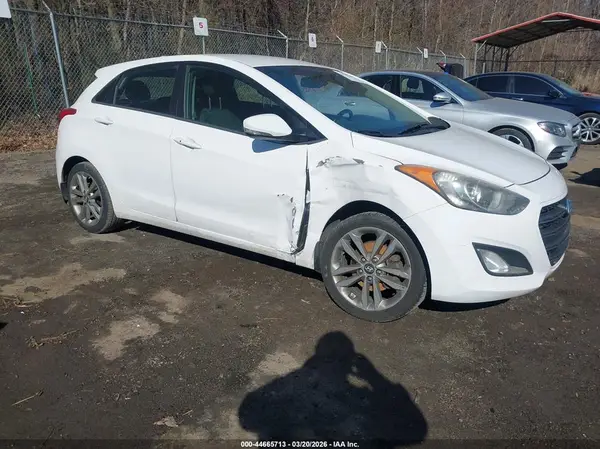 KMHD35LH2GU264830 2016 HYUNDAI ELANTRA - Image 1