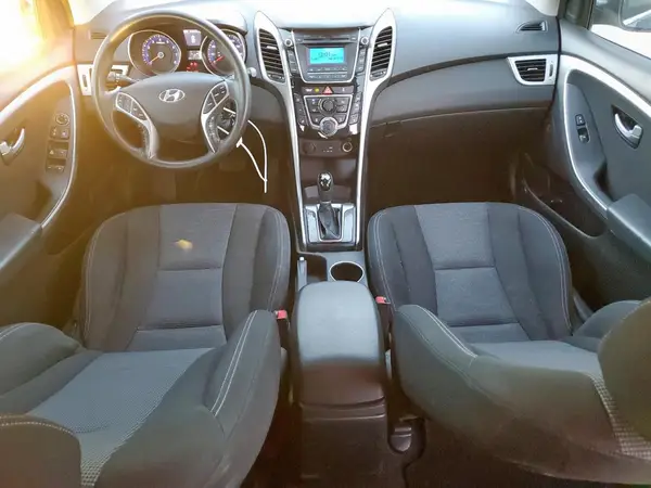 KMHD35LH2GU272958 2016 HYUNDAI ELANTRA - Image 8