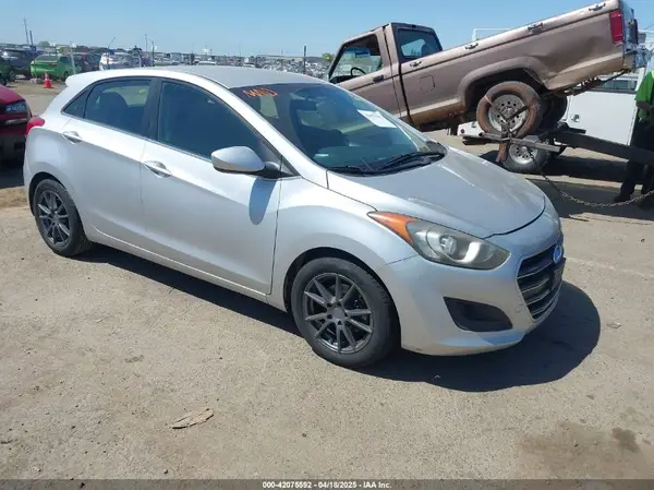 KMHD35LH2GU282504 2016 HYUNDAI ELANTRA - Image 1