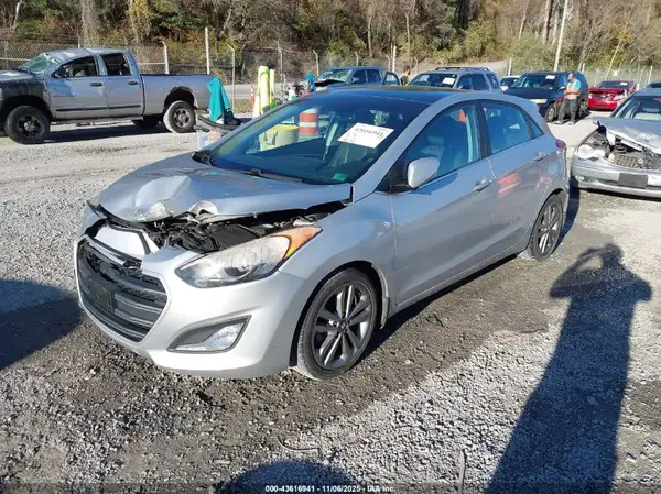 KMHD35LH2GU282695 2016 HYUNDAI ELANTRA - Image 2
