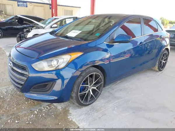KMHD35LH2GU291588 2016 HYUNDAI ELANTRA - Image 2