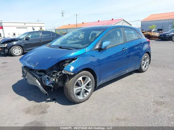 KMHD35LH2GU313329 2016 HYUNDAI ELANTRA - Image 2