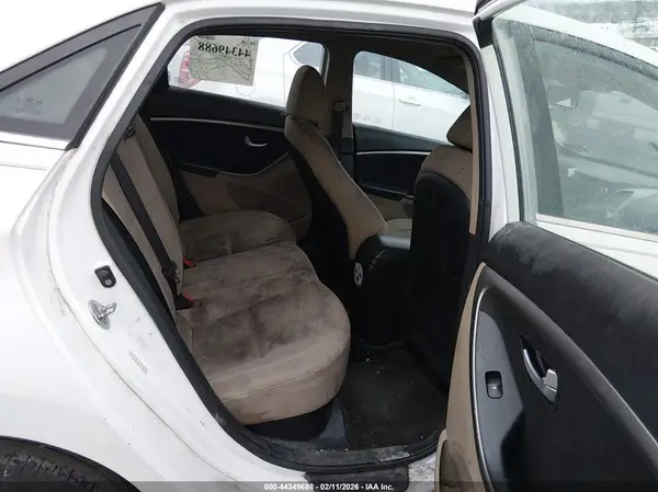 KMHD35LH2GU323293 2016 HYUNDAI ELANTRA - Image 8