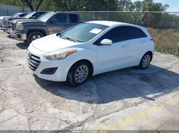 KMHD35LH2GU323939 2016 HYUNDAI ELANTRA - Image 2