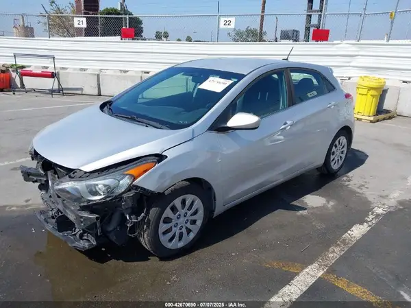 KMHD35LH2HU351547 2017 HYUNDAI ELANTRA - Image 2