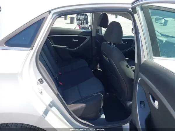 KMHD35LH2HU351547 2017 HYUNDAI ELANTRA - Image 8