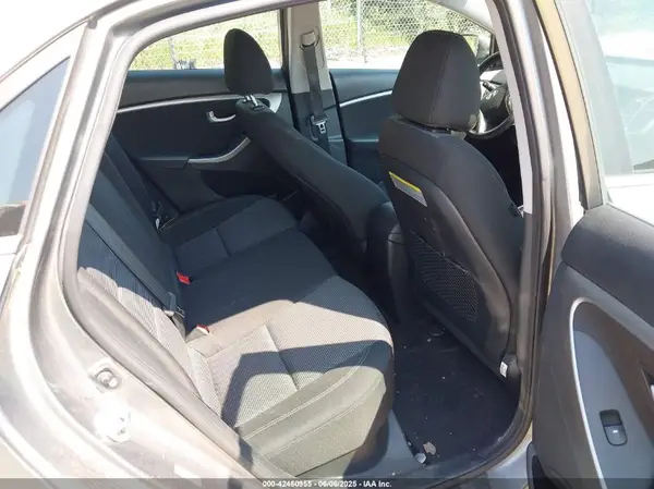 KMHD35LH2HU353329 2017 HYUNDAI ELANTRA - Image 8