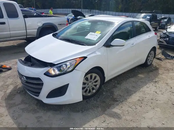 KMHD35LH2HU354206 2017 HYUNDAI ELANTRA - Image 2