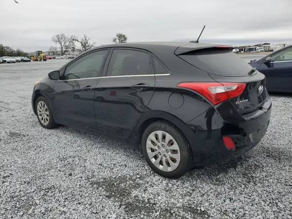 KMHD35LH2HU354657 2017 HYUNDAI ELANTRA - Image 2