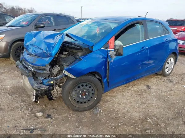 KMHD35LH2HU356781 2017 HYUNDAI ELANTRA - Image 2