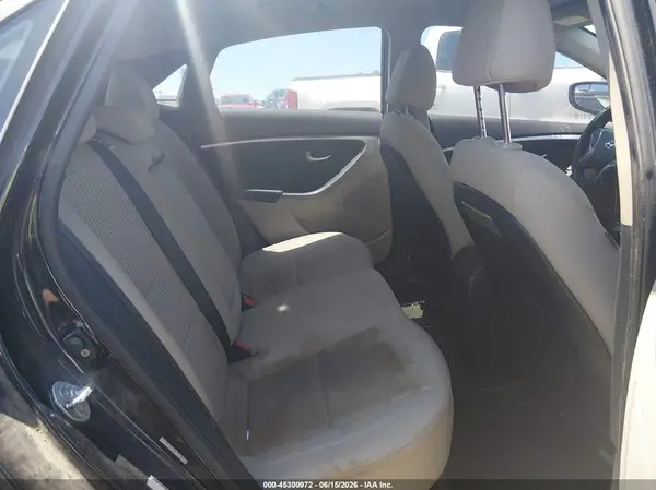 KMHD35LH2HU363813 2017 HYUNDAI ELANTRA - Image 8