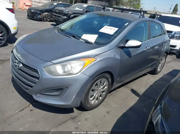 KMHD35LH2HU364573 2017 HYUNDAI ELANTRA - Image 2