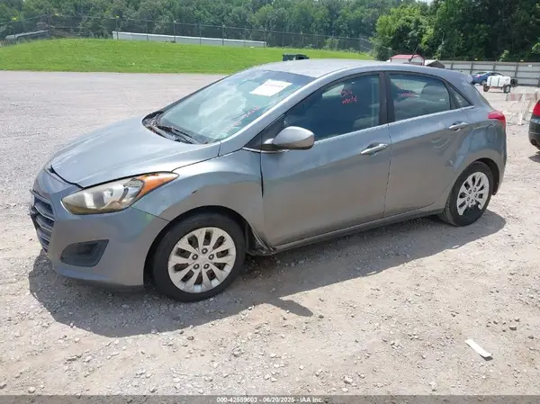 KMHD35LH2HU368039 2017 HYUNDAI ELANTRA - Image 2