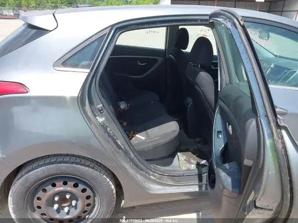 KMHD35LH2HU368039 2017 HYUNDAI ELANTRA - Image 8