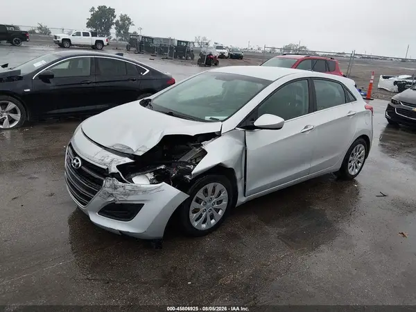 KMHD35LH2HU376853 2017 HYUNDAI ELANTRA - Image 2
