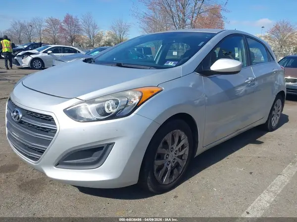 KMHD35LH3GU255800 2016 HYUNDAI ELANTRA - Image 2