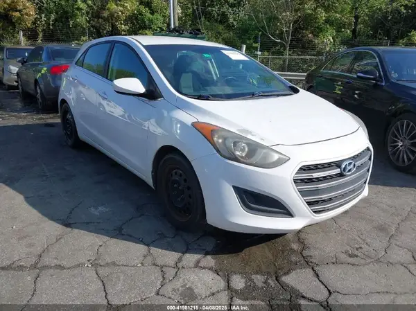 KMHD35LH3GU256073 2016 HYUNDAI ELANTRA - Image 1