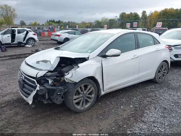 KMHD35LH3GU271303 2016 HYUNDAI ELANTRA - Image 2