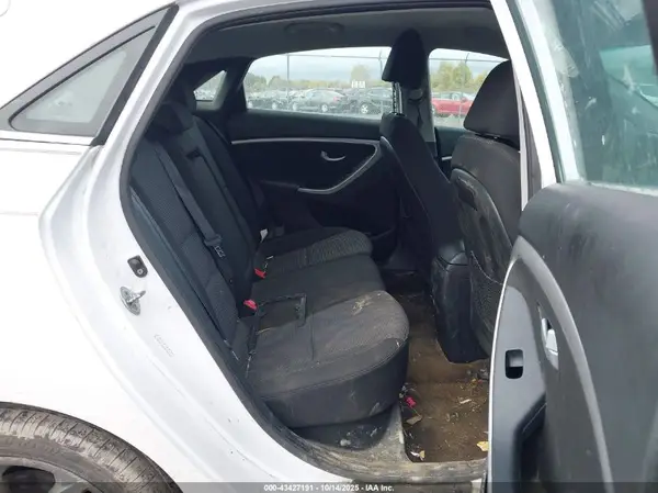 KMHD35LH3GU271303 2016 HYUNDAI ELANTRA - Image 8