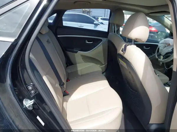 KMHD35LH3GU284648 2016 HYUNDAI ELANTRA - Image 8