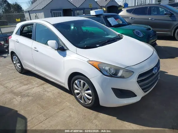 KMHD35LH3GU285900 2016 HYUNDAI ELANTRA - Image 1