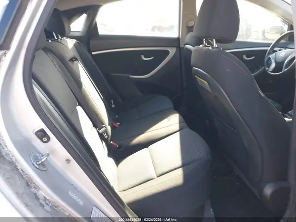 KMHD35LH3GU300475 2016 HYUNDAI ELANTRA - Image 8