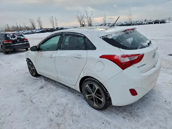 KMHD35LH3GU303103 2016 HYUNDAI ELANTRA - Image 2