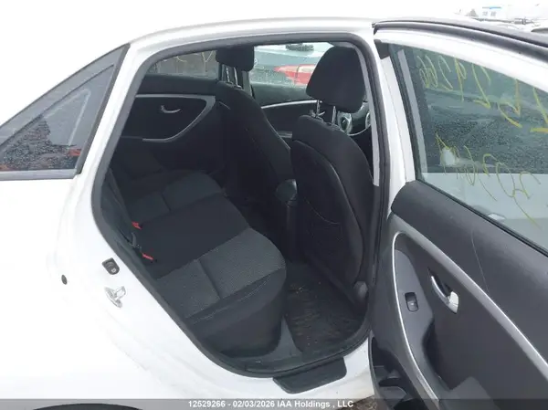 KMHD35LH3GU303697 2016 HYUNDAI ELANTRA - Image 8