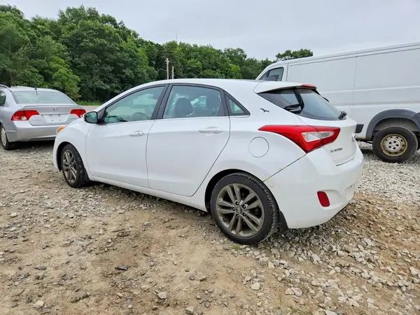 KMHD35LH3GU310410 2016 HYUNDAI ELANTRA - Image 2