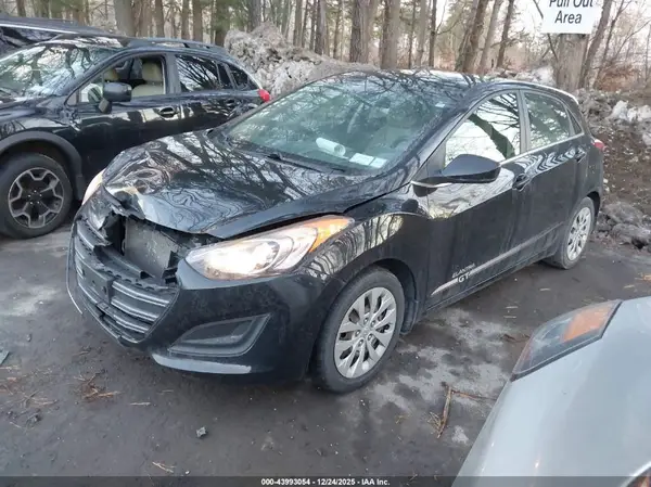 KMHD35LH3GU321701 2016 HYUNDAI ELANTRA - Image 2
