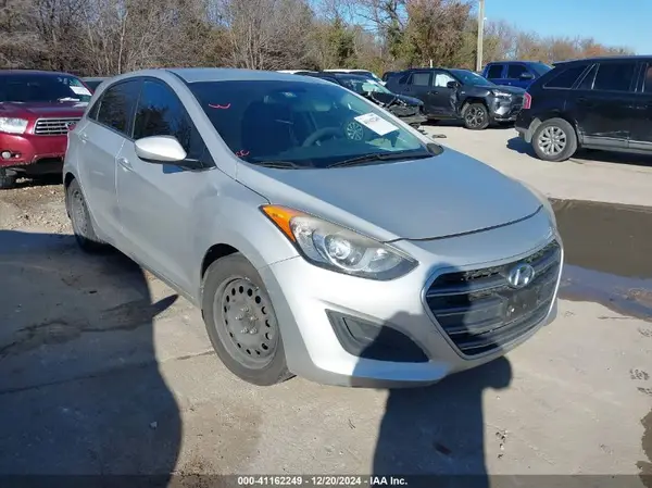 KMHD35LH3GU338143 2016 HYUNDAI ELANTRA - Image 1