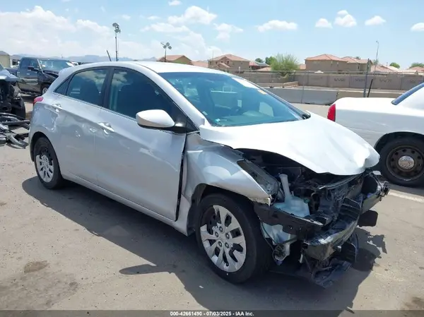 KMHD35LH3GU340703 2016 HYUNDAI ELANTRA - Image 1