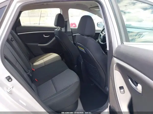 KMHD35LH3GU340703 2016 HYUNDAI ELANTRA - Image 8