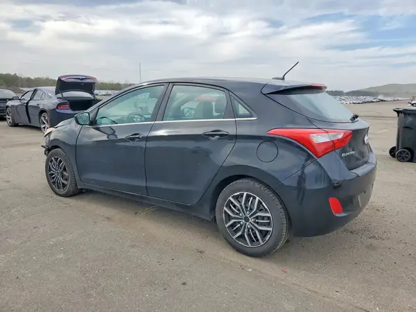 KMHD35LH3HU363965 2017 HYUNDAI ELANTRA - Image 2