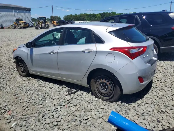 KMHD35LH3HU368177 2017 HYUNDAI ELANTRA - Image 2