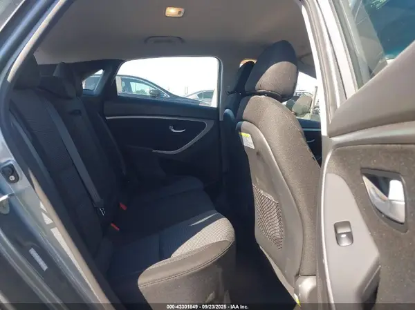 KMHD35LH3HU370981 2017 HYUNDAI ELANTRA - Image 8