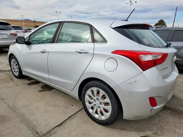 KMHD35LH3HU375081 2017 HYUNDAI ELANTRA - Image 2