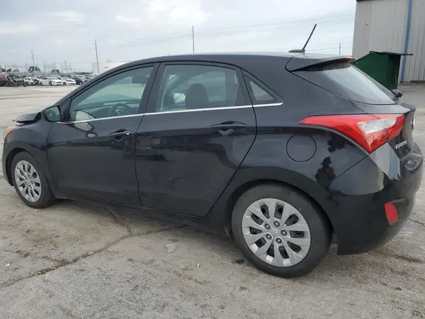 KMHD35LH3HU375923 2017 HYUNDAI ELANTRA - Image 2