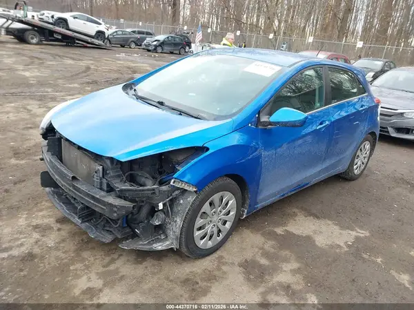KMHD35LH3HU377591 2017 HYUNDAI ELANTRA - Image 2