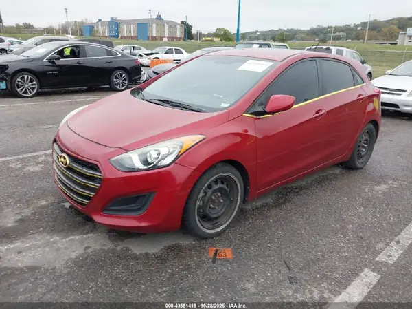 KMHD35LH3HU379972 2017 HYUNDAI ELANTRA - Image 2