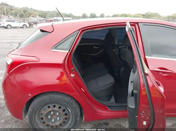 KMHD35LH3HU379972 2017 HYUNDAI ELANTRA - Image 8