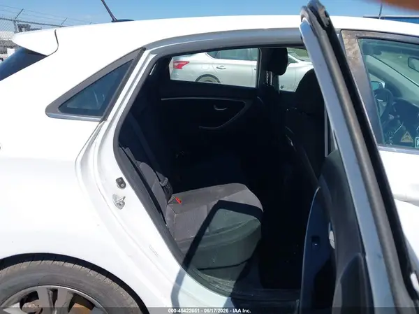 KMHD35LH3HU383732 2017 HYUNDAI ELANTRA - Image 8