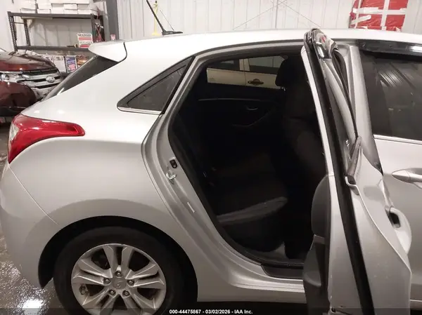 KMHD35LH3HU383844 2017 HYUNDAI ELANTRA - Image 8