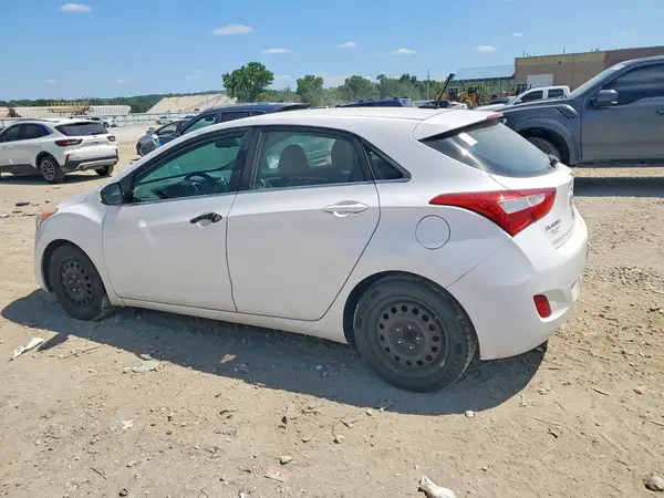 KMHD35LH4GU263923 2016 HYUNDAI ELANTRA - Image 2