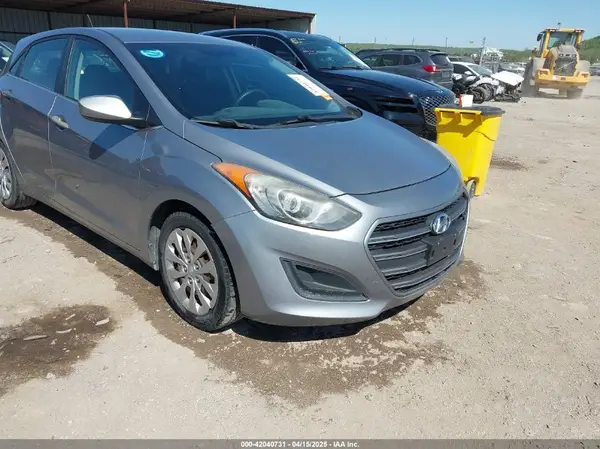 KMHD35LH4GU265591 2016 HYUNDAI ELANTRA - Image 1