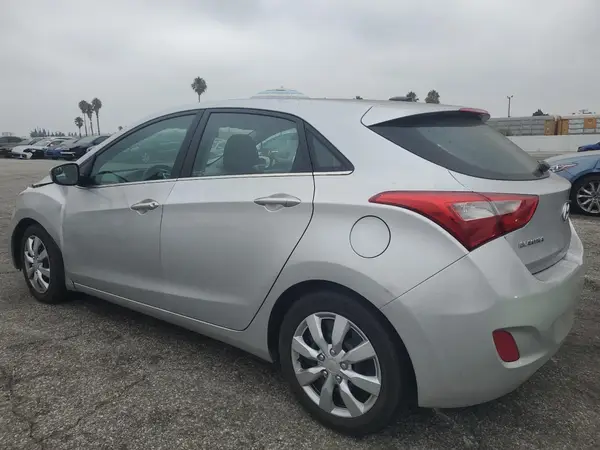 KMHD35LH4GU269091 2016 HYUNDAI ELANTRA - Image 2